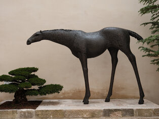 Statue in Form eines Pferdes