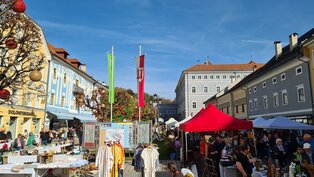 Verkaufsstände am Hauptplatz Gmünd