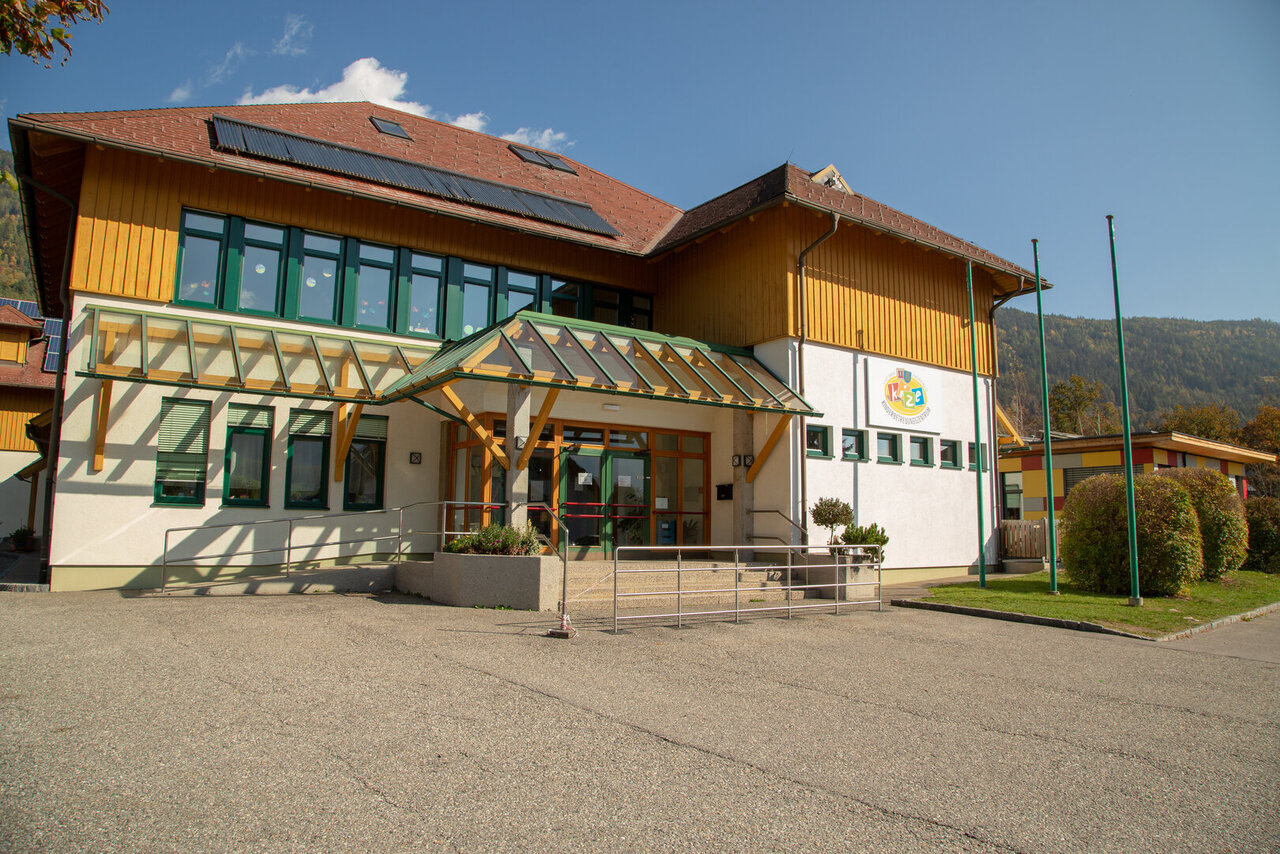 Außenansicht vom Kinderbetreuungszentrum Fischertratten