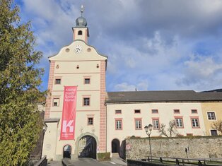 Stadtturm mit Stadtmauer